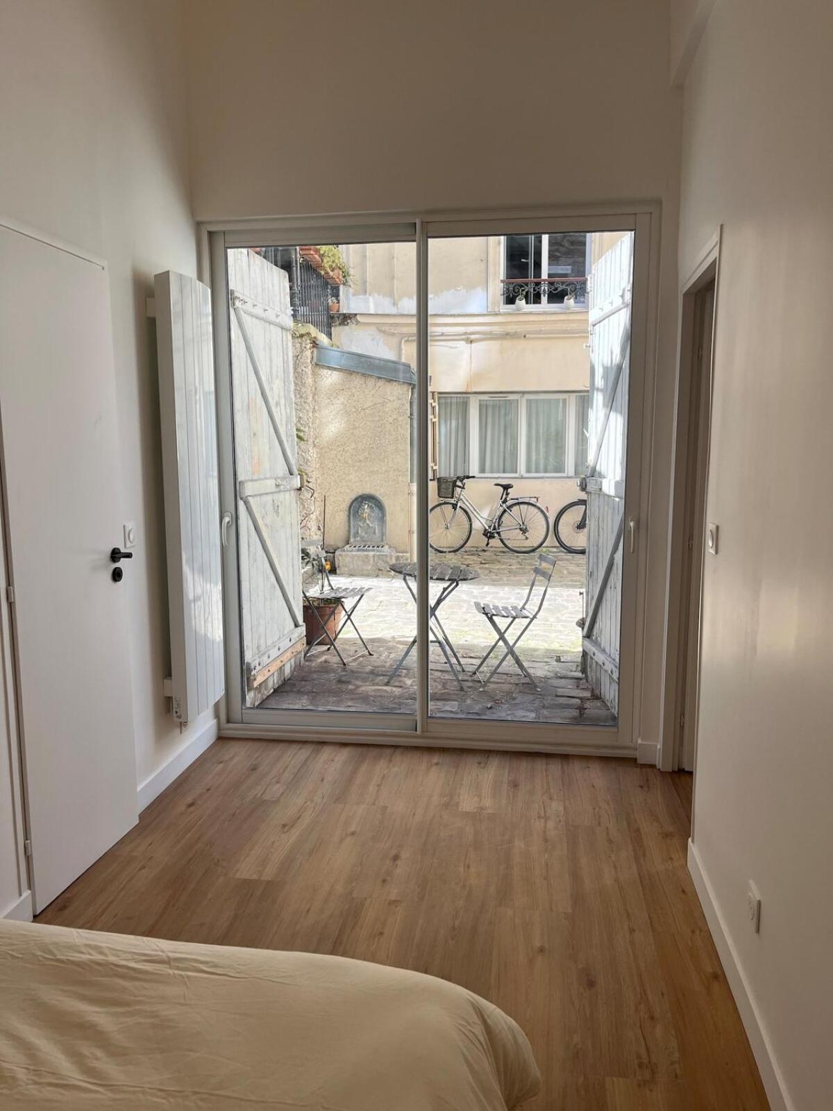 Appartement Beautiful Cozy Parijs